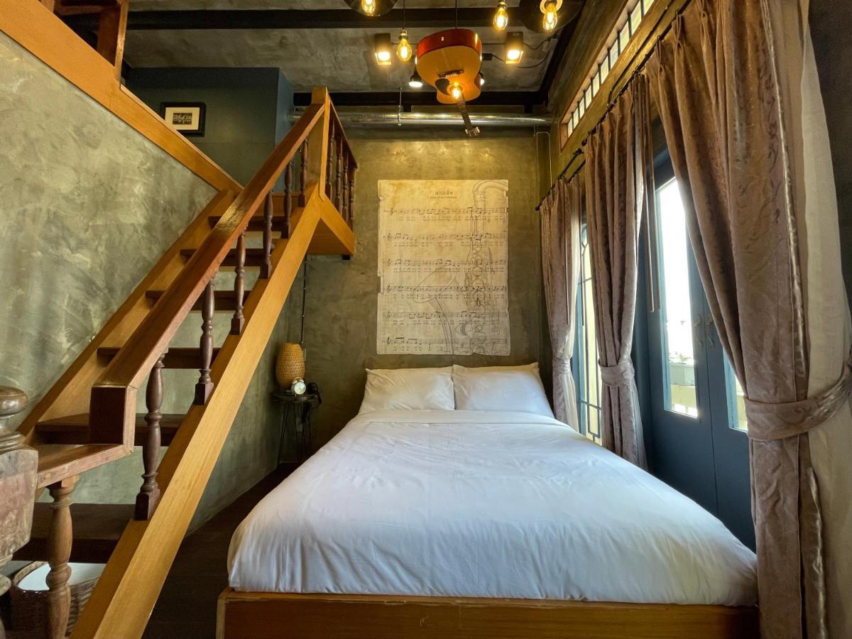 Central Old Town Cottage Bangkok Exterior photo